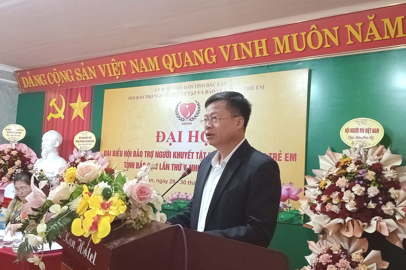 Đồng chí Phạm Duy Hưng, Phó Chủ tịch UBND tỉnh phát biểu tại đại hội