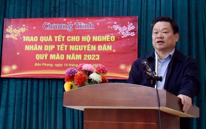 Đồng chí Bí thư Tỉnh ủy Hoàng Duy Chinh trao quà Tết tại xã Đôn Phong ảnh 3
