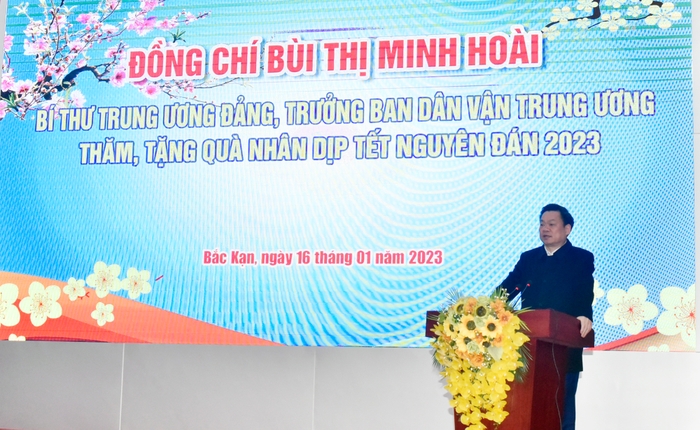Đồng chí Bí thư Trung ương Đảng, Trưởng ban Dân vận Trung ương Bùi Thị Minh Hoài thăm, tặng quà tại Bắc Kạn ảnh 5