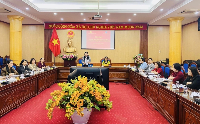 Đồng chí Phương Thị Thanh, Phó Bí thư Thường trực Tỉnh ủy, Chủ tịch HĐND tỉnh phát biểu chia sẻ tại buổi Tọa đàm.