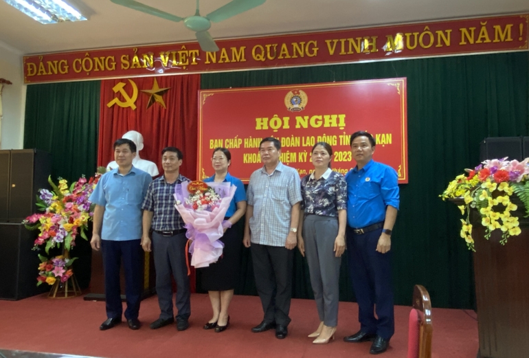 Đồng chí Trần Thị Thu Hương được bầu giữ chức Phó Chủ tịch LĐLĐ tỉnh